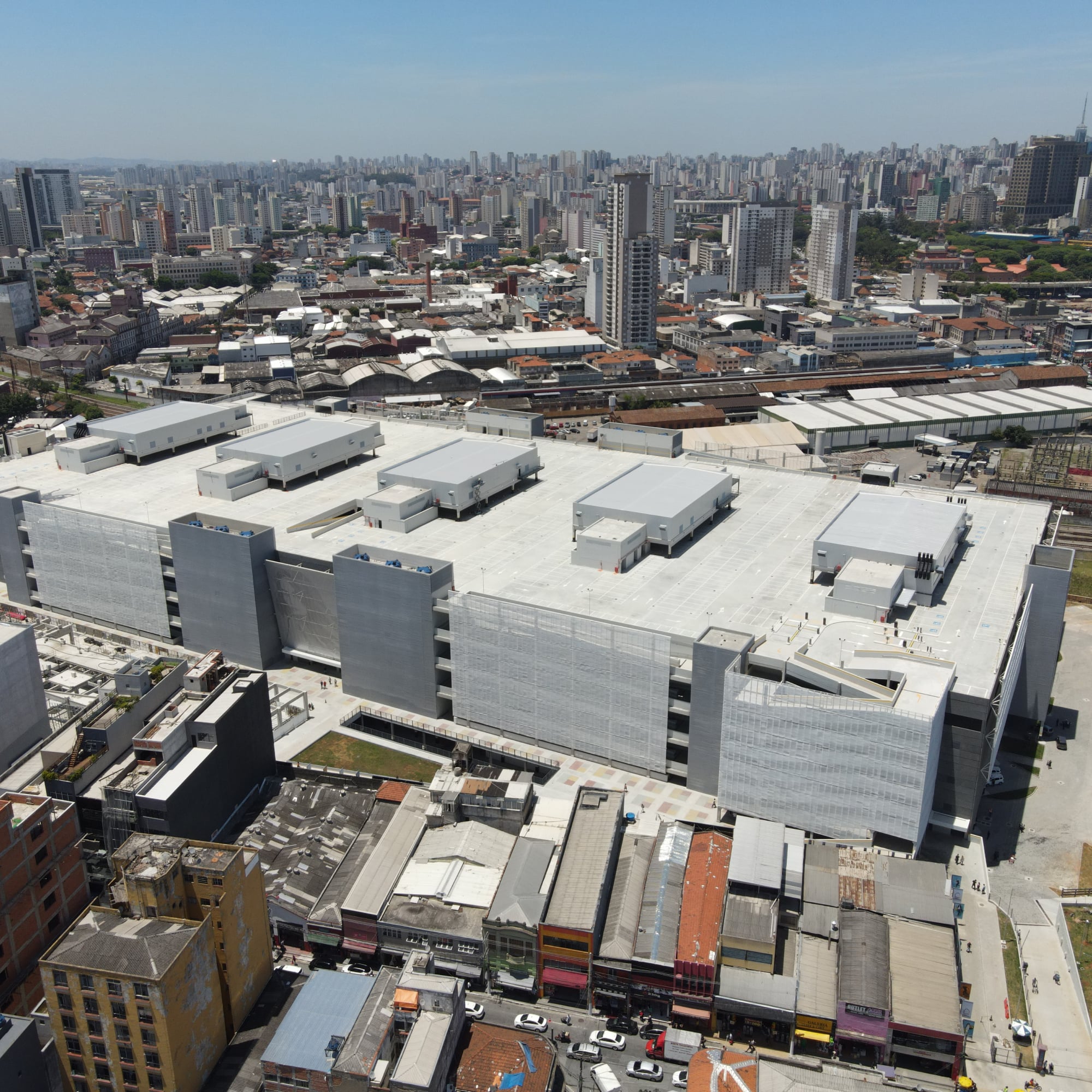 Maior centro popular de compras da América Latina é inaugurado em